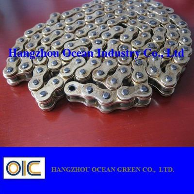 La Cina Catene per motocicli ingrassate 520 Clip Master Link Type Heavy Duty Transmission Chain Adatta a motocicli e scooter fornitore