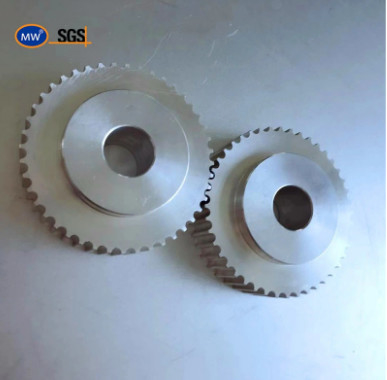 La Cina I produttori cinesi gli ingranaggi positivi del motore della trasmissione dell'ingranaggio di CNC del pignone del Metal Gear del dente cilindrico dei pezzi di ricambio delle attrezzature fornitore