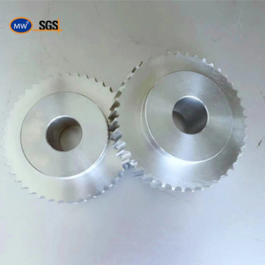 I produttori cinesi gli ingranaggi positivi del motore della trasmissione dell'ingranaggio di CNC del pignone del Metal Gear del dente cilindrico dei pezzi di ricambio delle attrezzature fornitore
