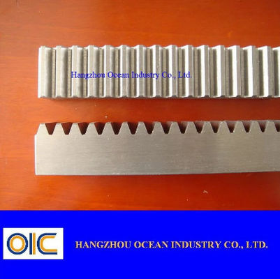 Cremagliera per cancello scorrevole con altezza dente 8mm e passo 20mm, larghezza dente 10mm, ingegnerizzata di precisione per il movimento del cancello fornitore