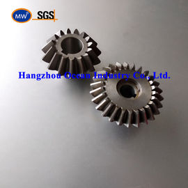 Pinion di acciaio a ingranaggi elicoidali con tolleranza stretta 0,01-0,05 mm e superficie liscia fornitore