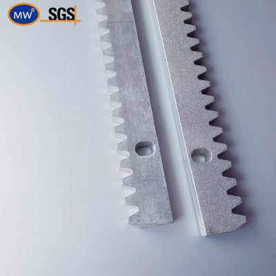 DIN 6 Precision Heavy Duty Steel Racks Vari tipi di sistemi di scaffalatura robusti Ideali per applicazioni di stoccaggio di carichi pesanti fornitore
